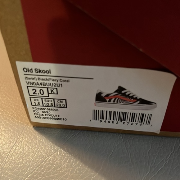 Vans - Picture 2 of 3